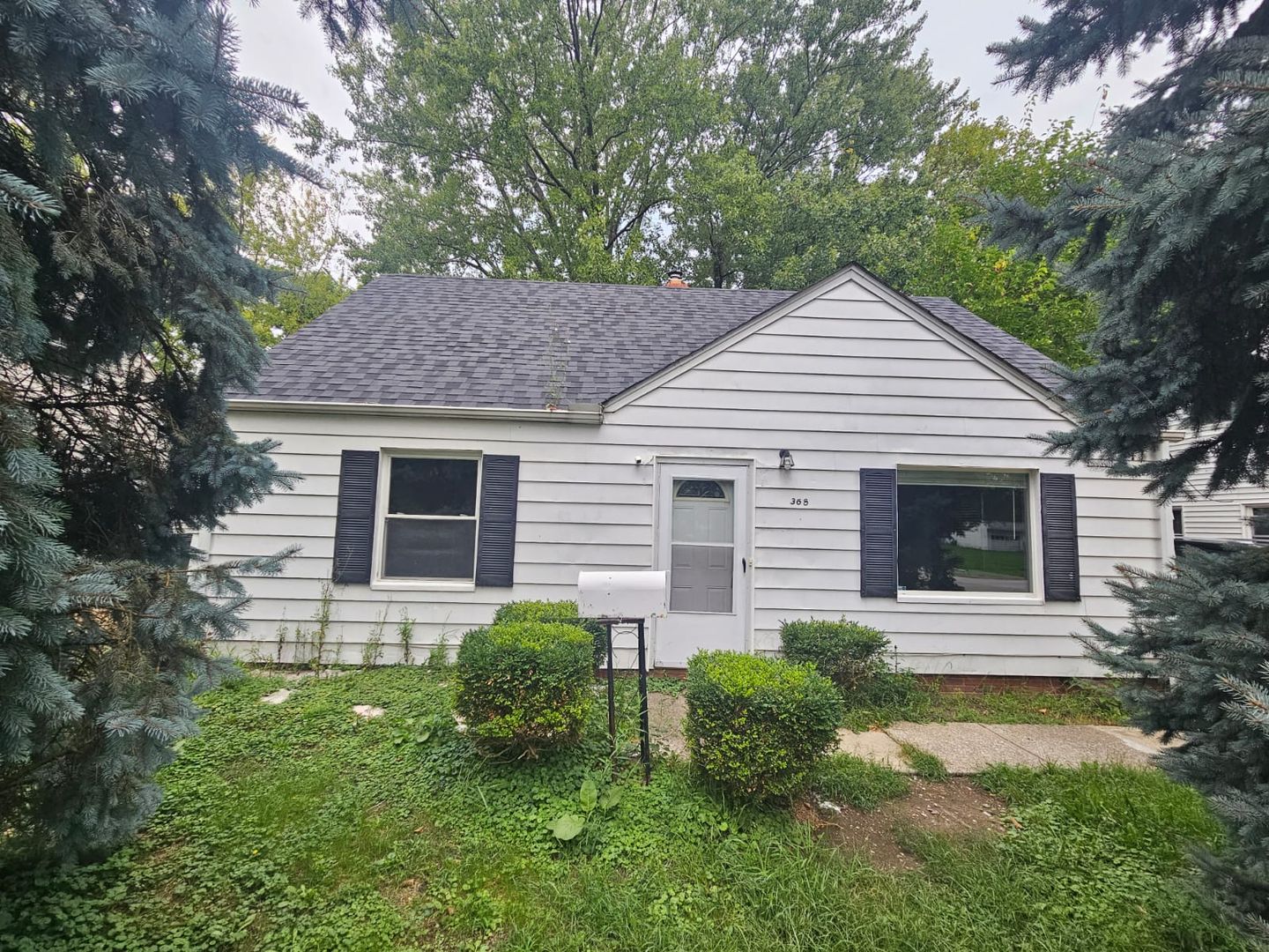 Euclid House: 368 E 232nd St