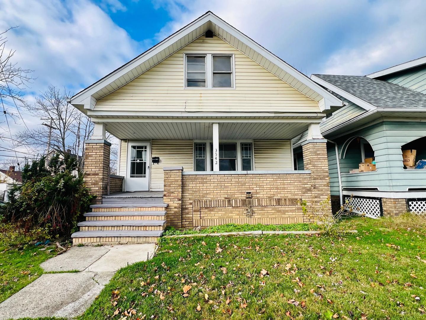 Cleveland Apartment: 3542 W 119th St