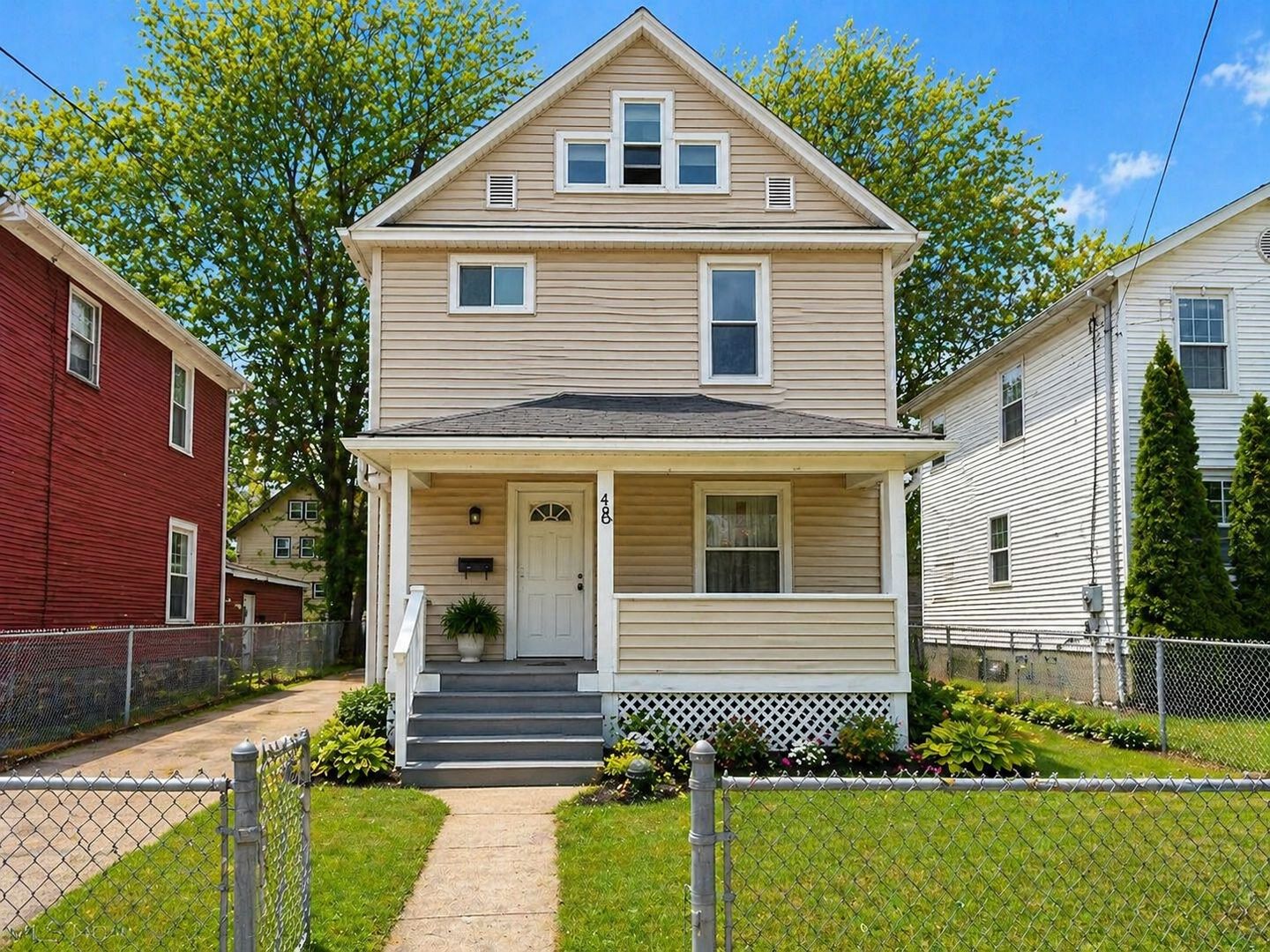 Akron House: 483 DOUGLAS ST