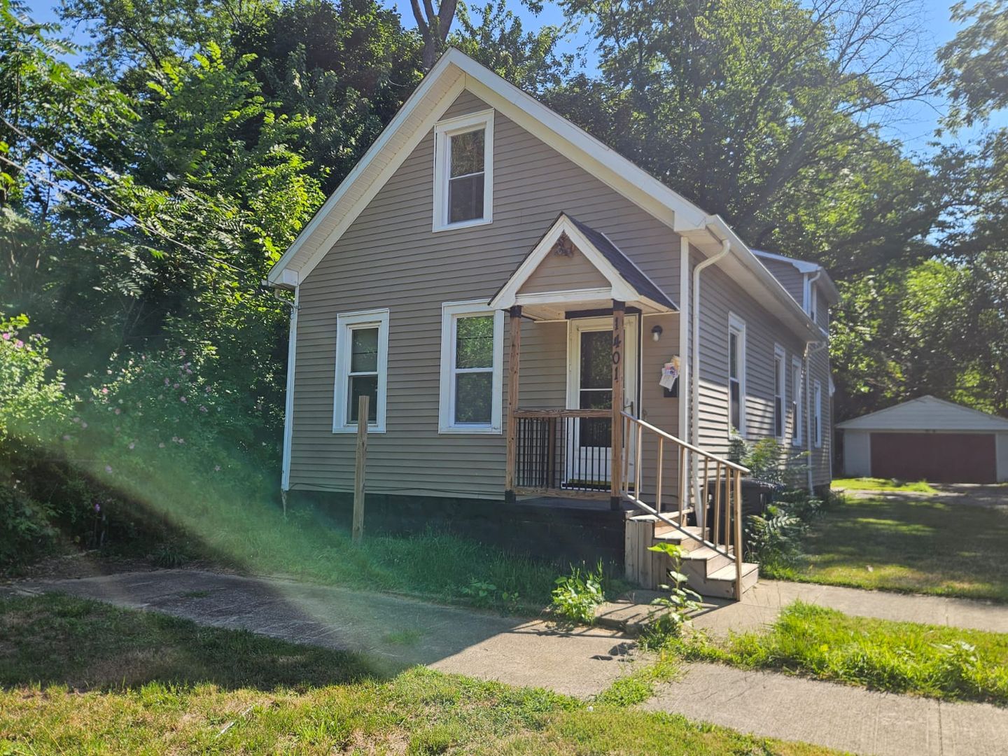 Cleveland House: 1401 E 61st Street