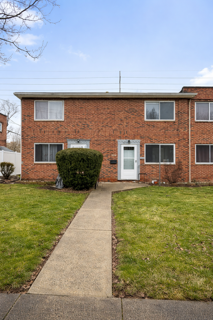 Brook Park Apartment: 5978 Glenway Dr
