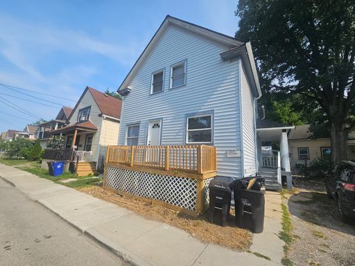 Charming Duplex Unit Near Downtown Cleveland – photo 1