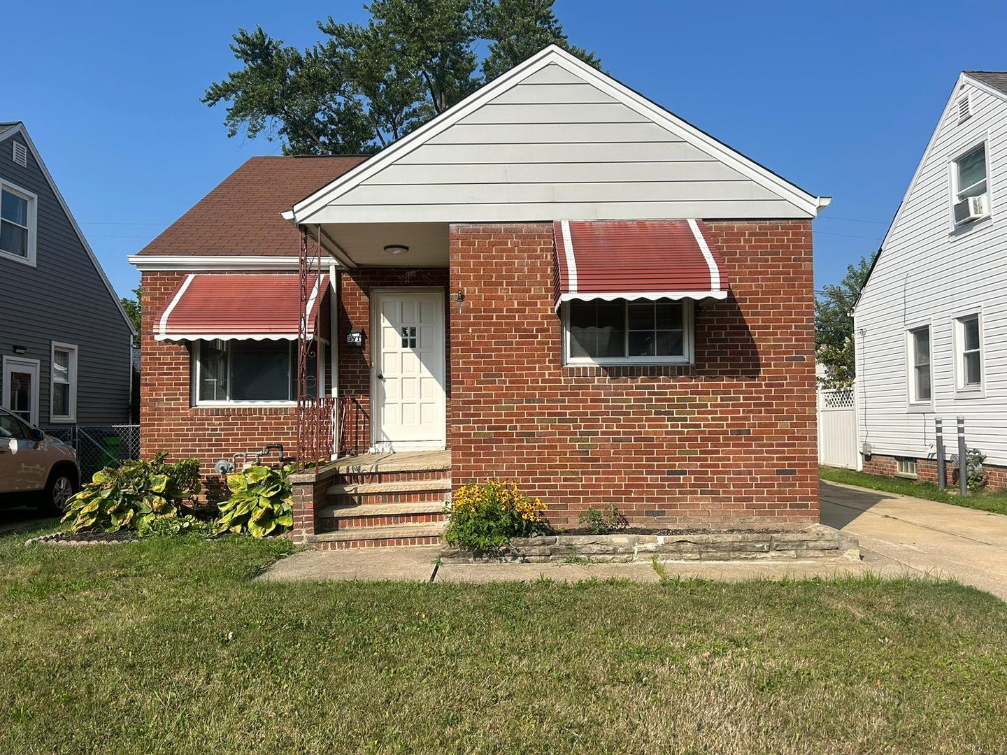Willowick House: 391 E 322nd Street