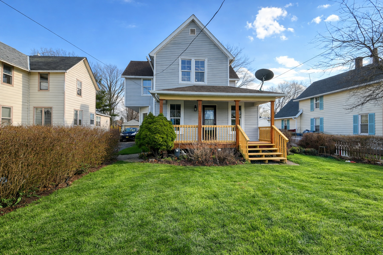 Lorain House: 200 E 31st St