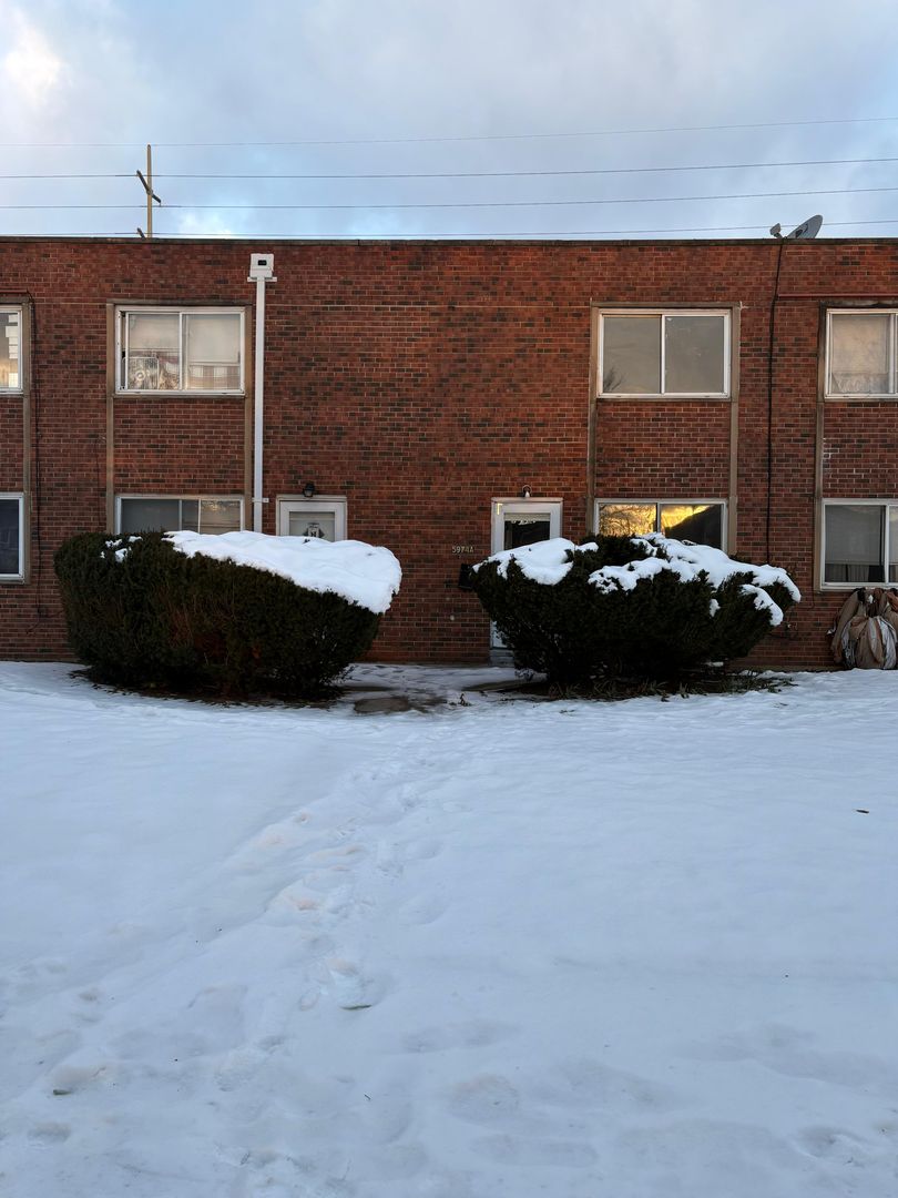 Brook Park Apartment: 5974 Glenway Dr