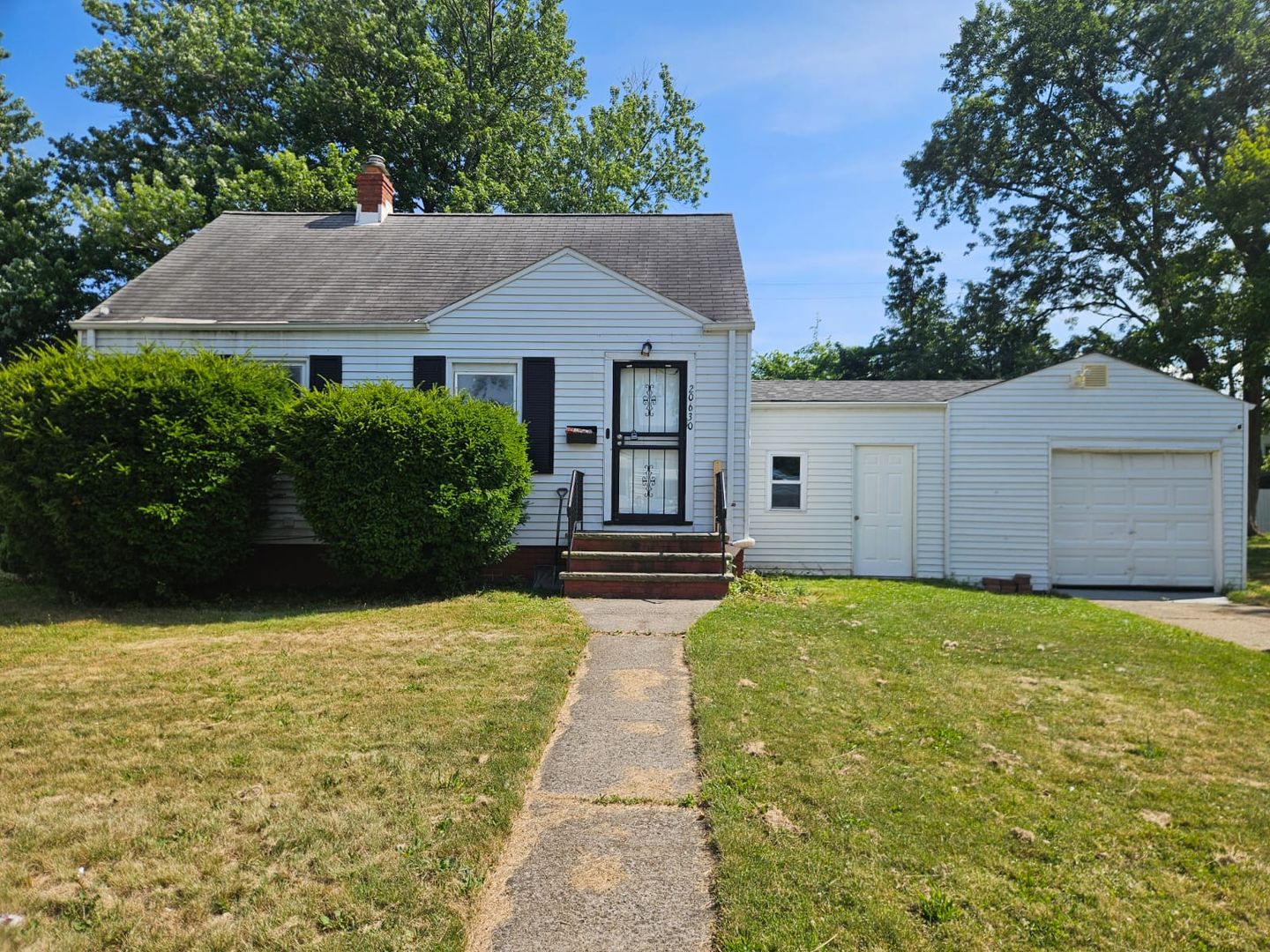 Euclid House: 20630 Morris Avenue