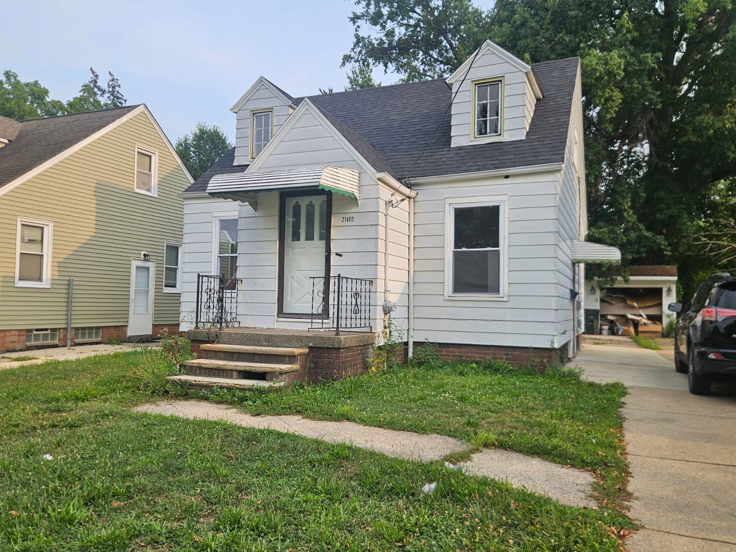 Euclid House: 21400 Goller Avenue