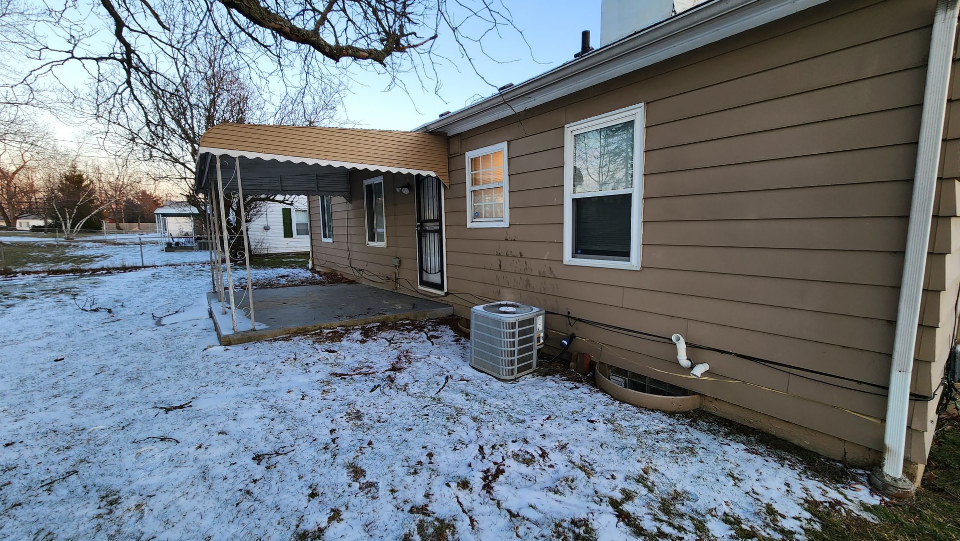 Bedford Heights House: 23345 Comstock Rd