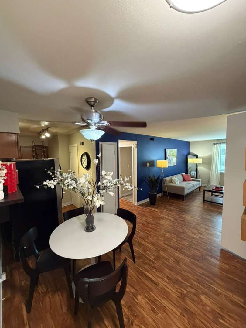 Columbus Apartment: 1360 Presidential Drive