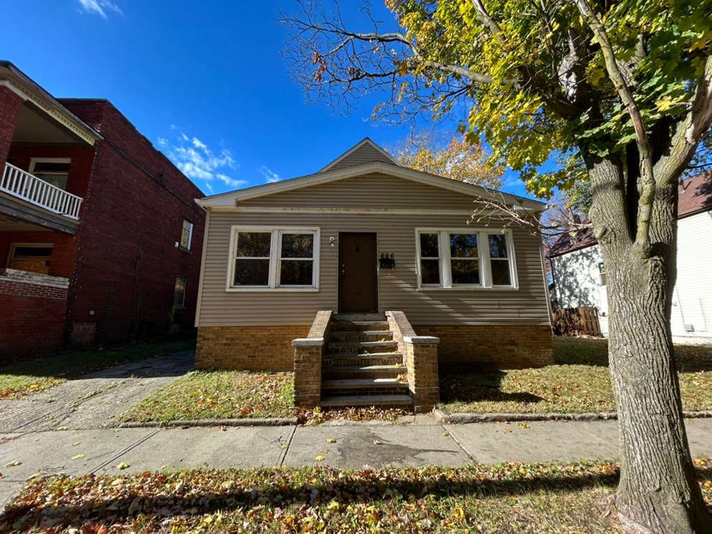 Cleveland House: 896 WHEELOCK RD