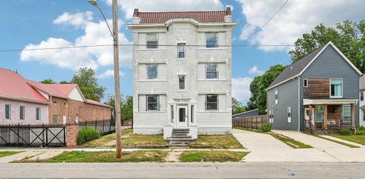 Spacious 3-Bedroom Apartment Near University Circle – photo 1