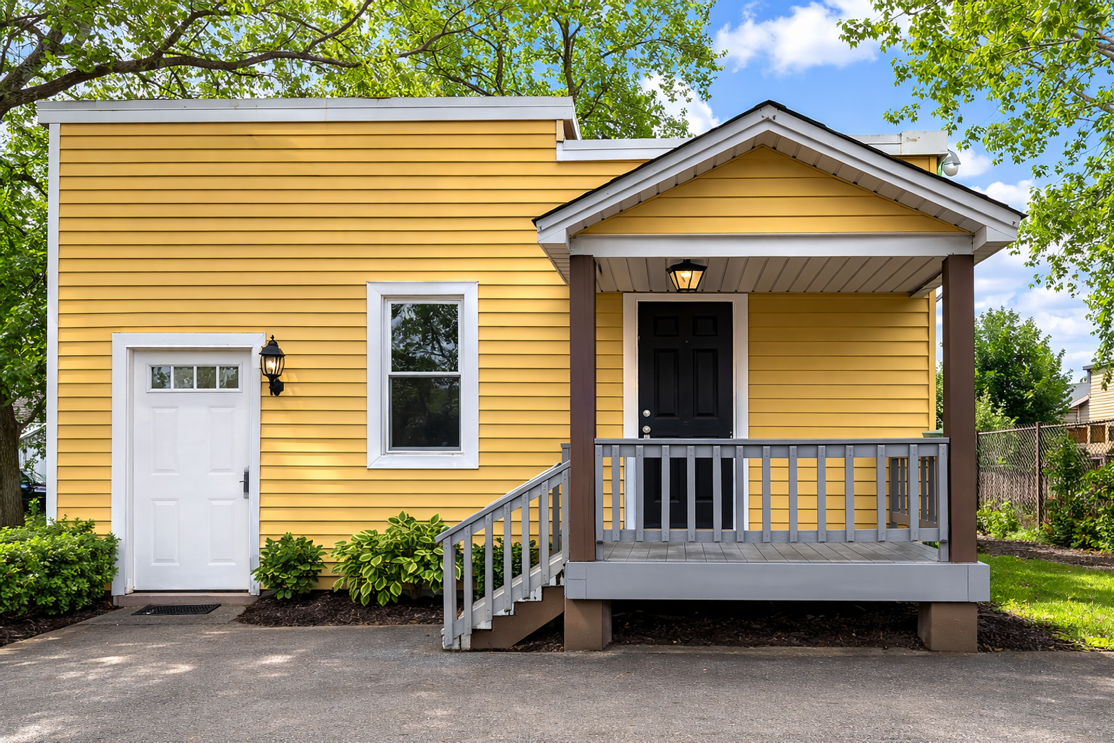 Painesville Apartment: 133-135 W Jackson St