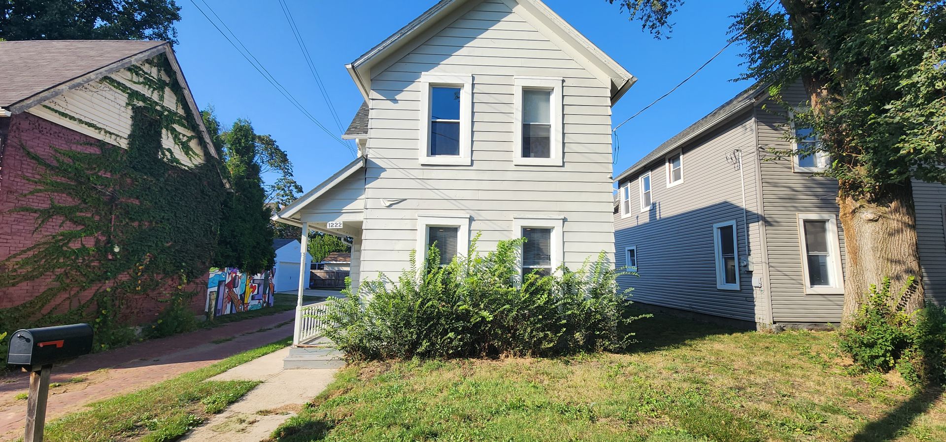 Cleveland House: 1222 Rowley Ave
