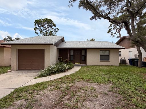 2/2 Bedroom house with 1 car garage and fenced yard. – photo 1
