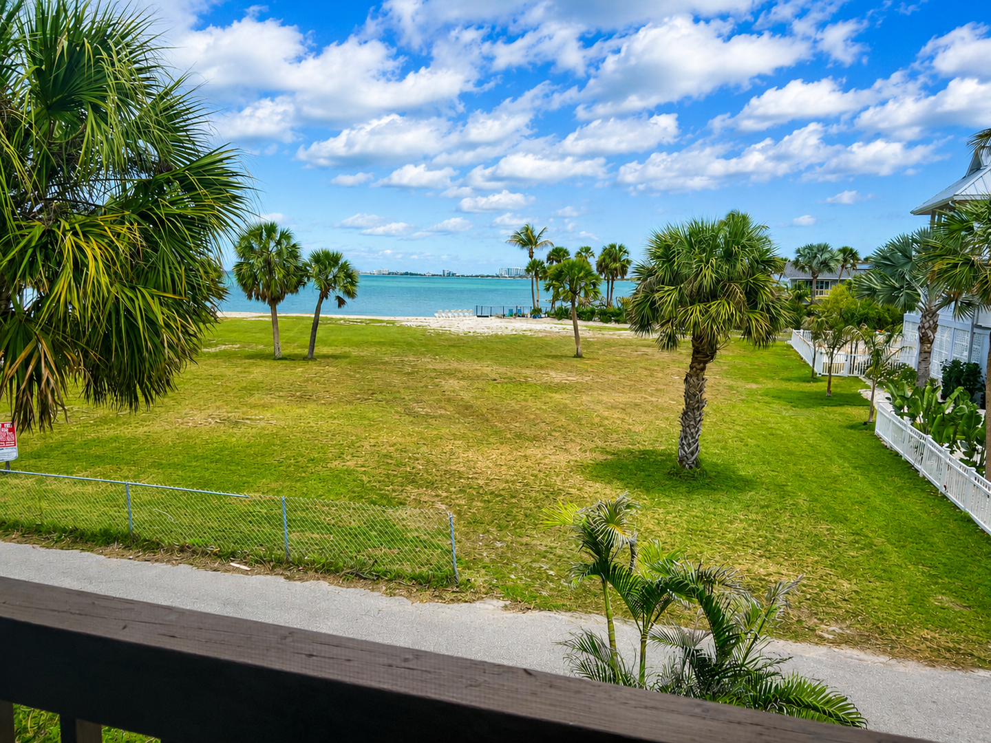 Sarasota House: 212 Pass Key Rd.