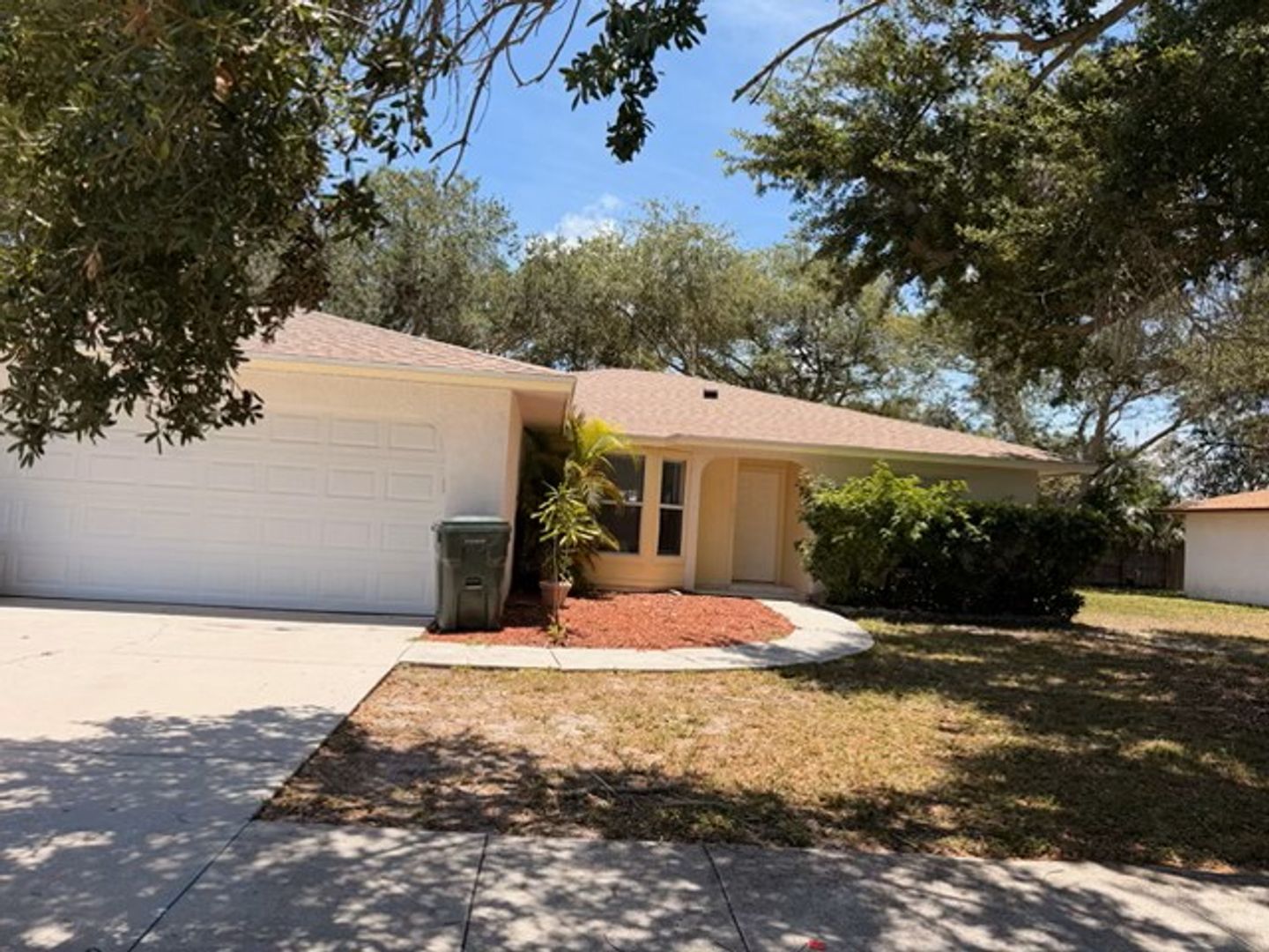 Sarasota House: 2395 Pinehurst