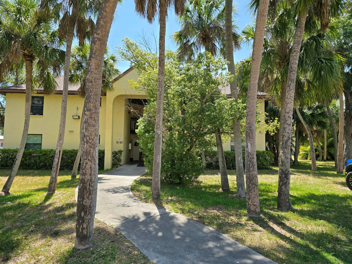 Sarasota House: 841 Mecca Dr.