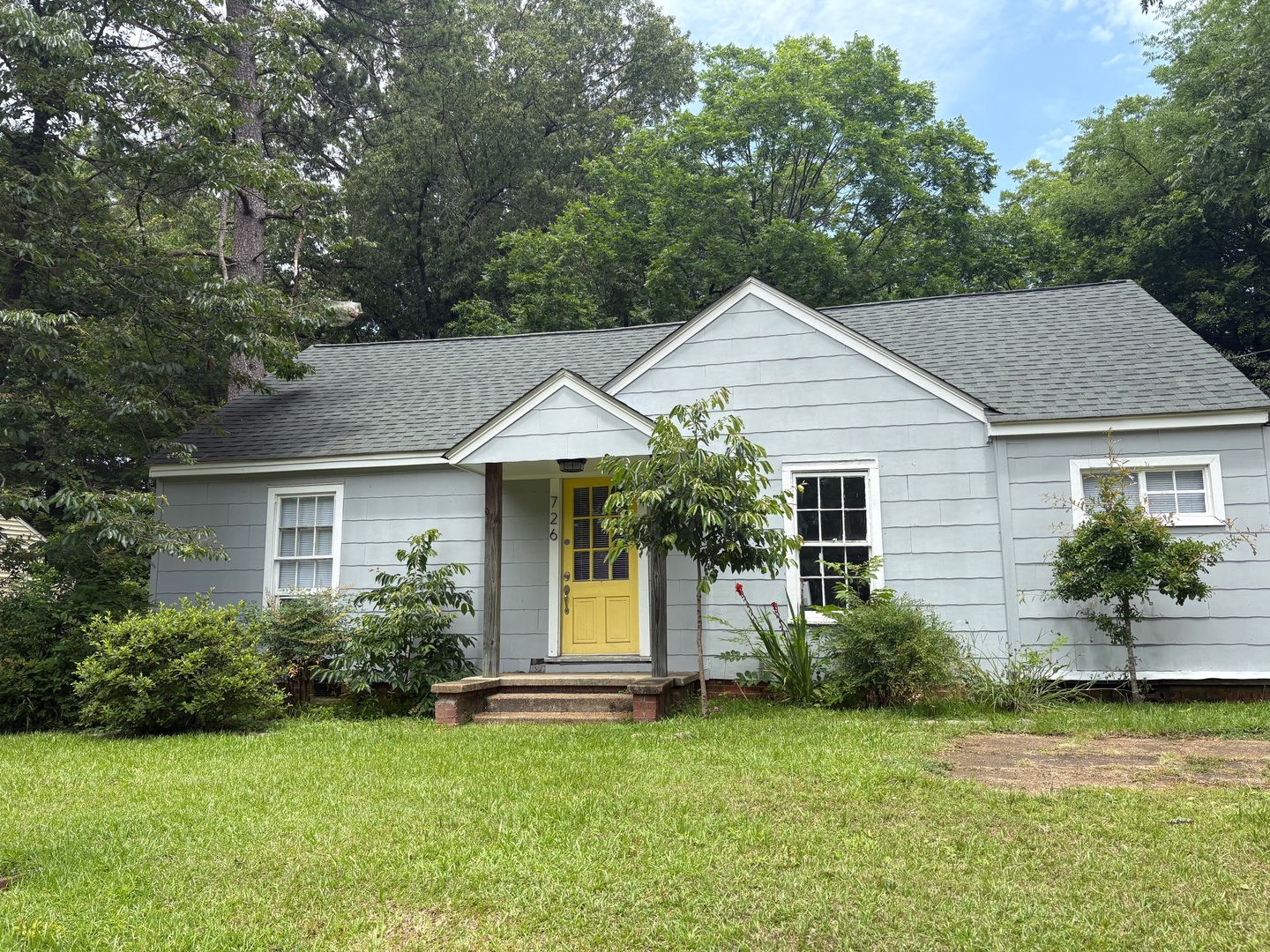 Starkville House: 726 Whitfield St