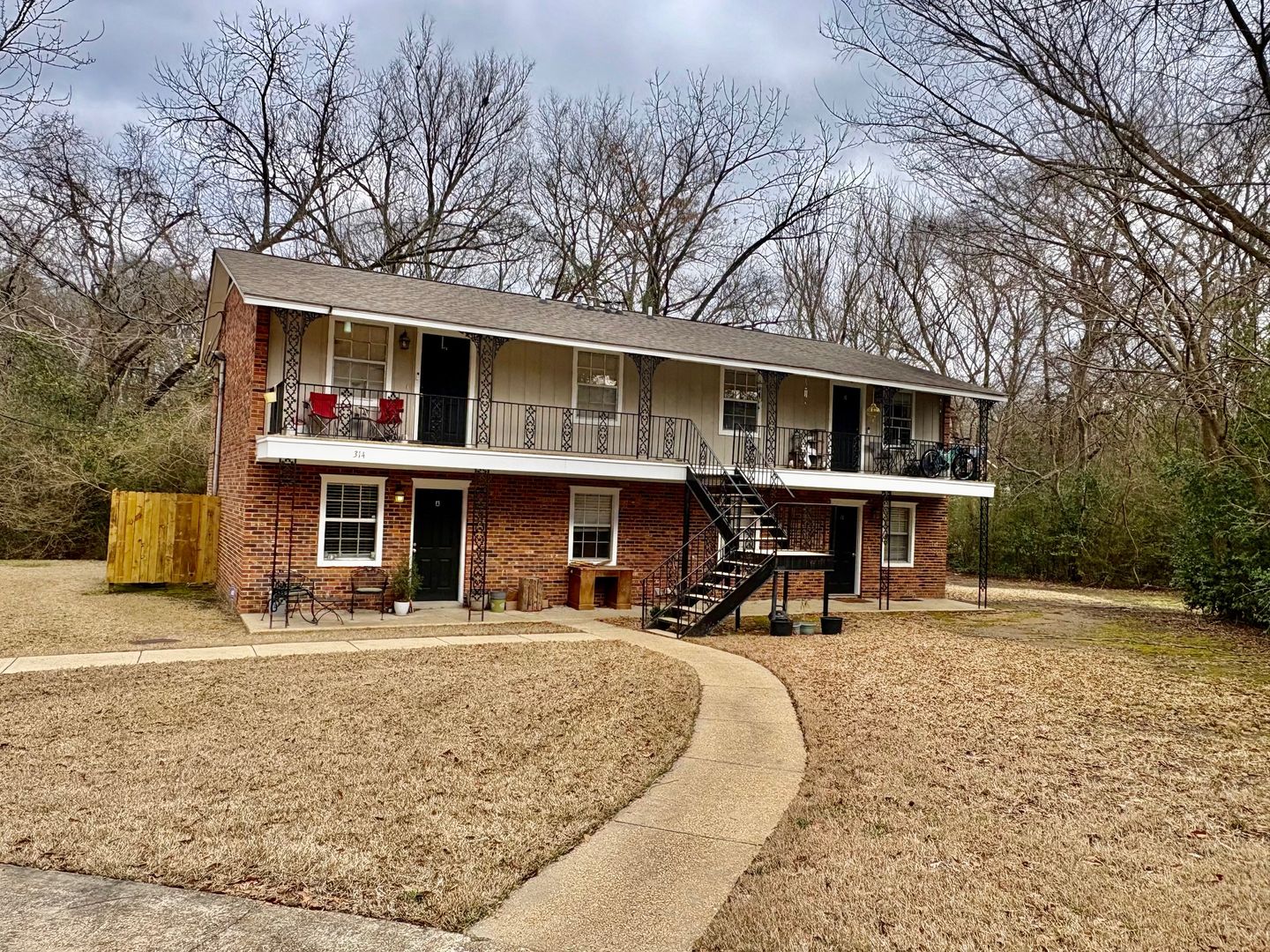 Starkville Apartment: Melvin C Rhodes