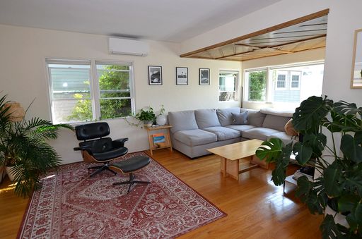 2 Bedroom/1 Bath Unfurnished Back house 2nd floor – photo 1