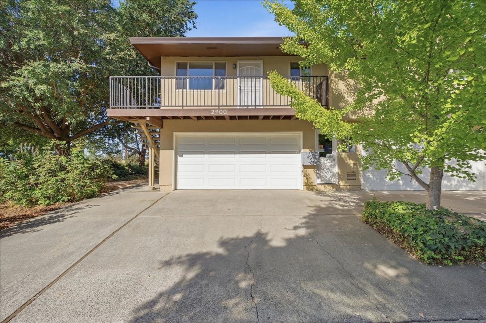 Davis House: 2900 Pole Line Rd #4