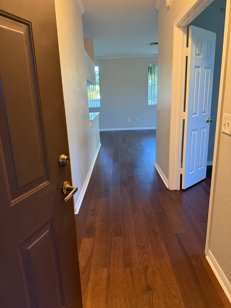 Roseville House: 701 Gibson Dr #722