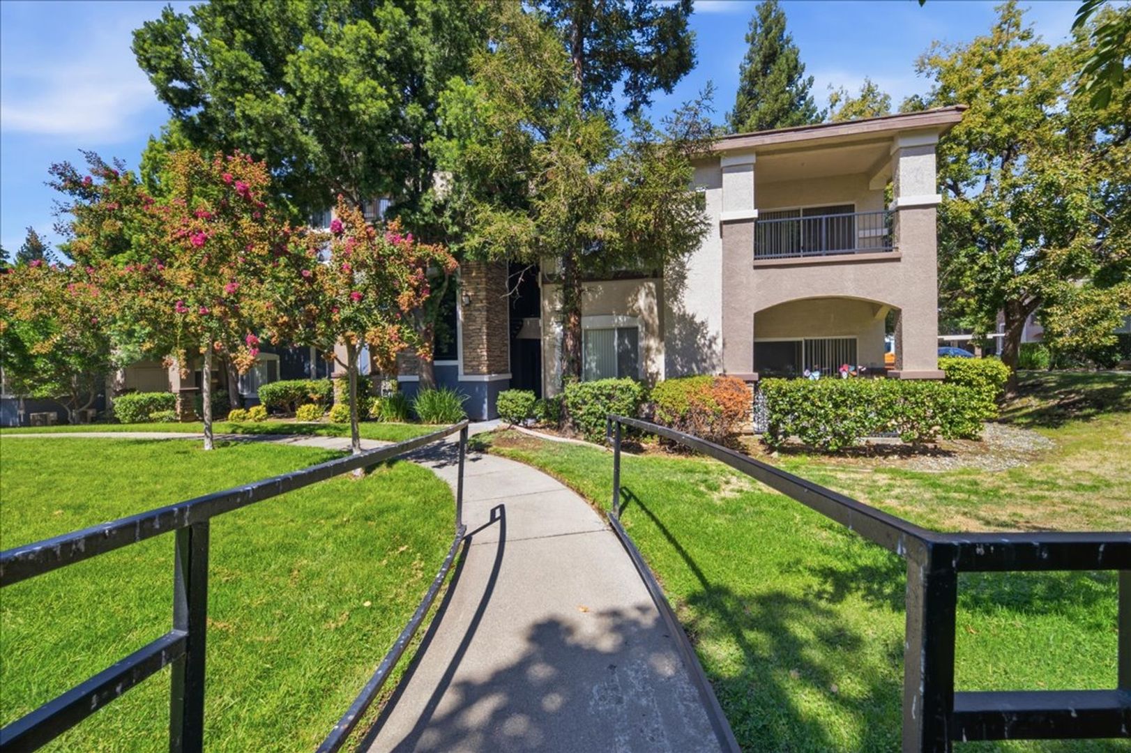 Roseville House: 701 Gibson Dr #722