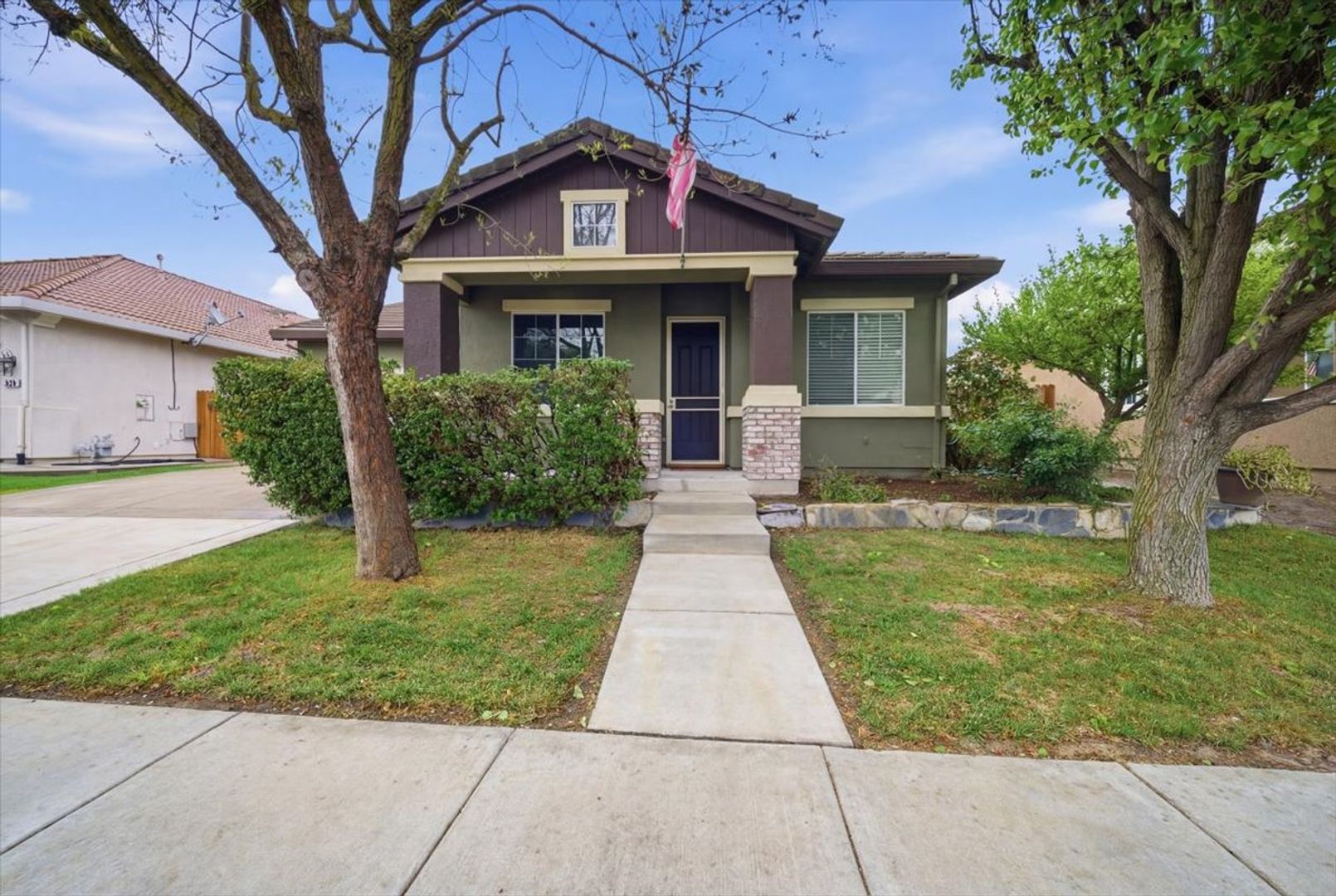 Sacramento House: 3618 Anthea St