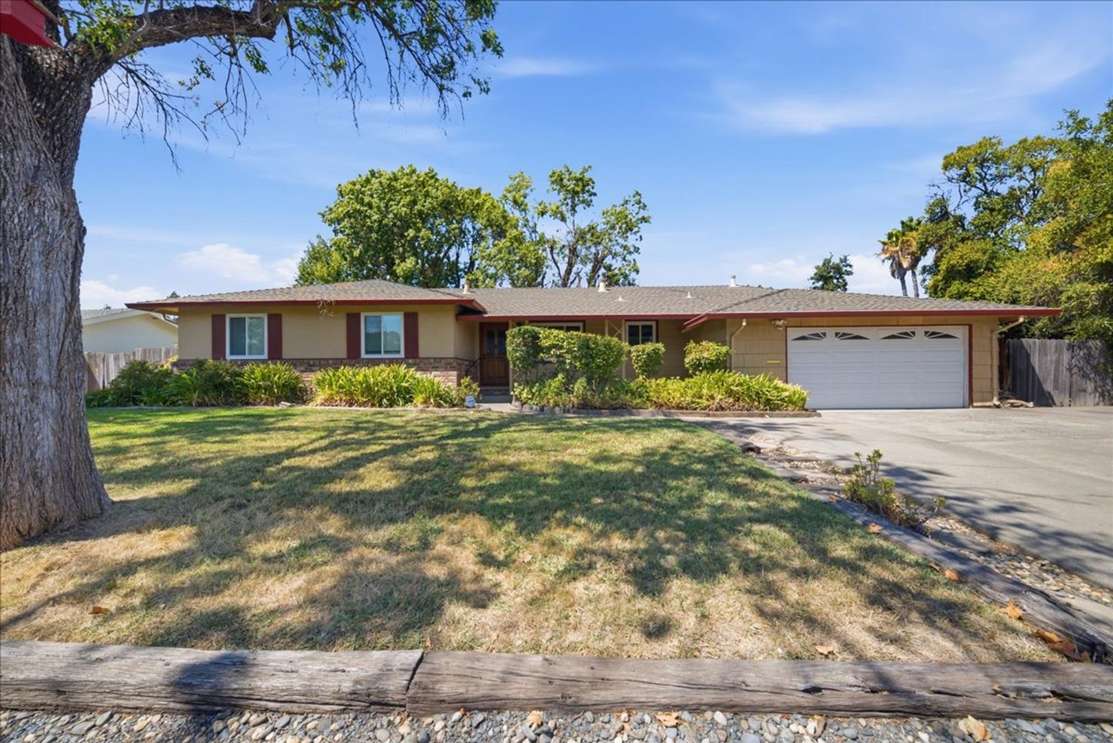 Sacramento House: 1751 Eastern Ave
