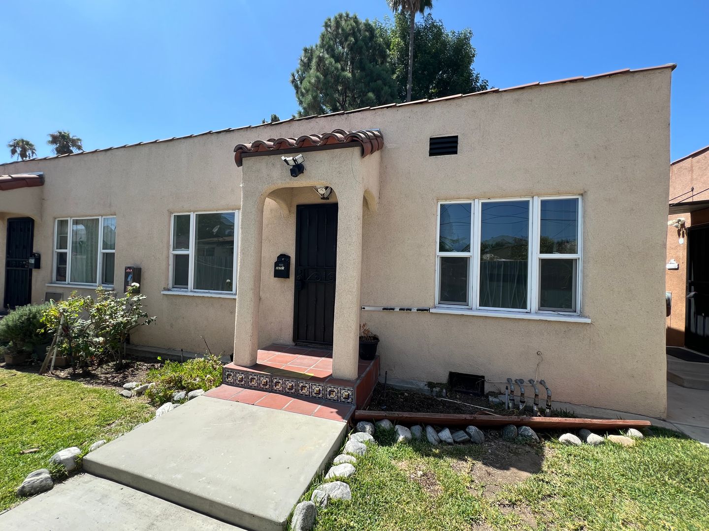 Los Angeles Apartment: 2665 Pasadena Ave.