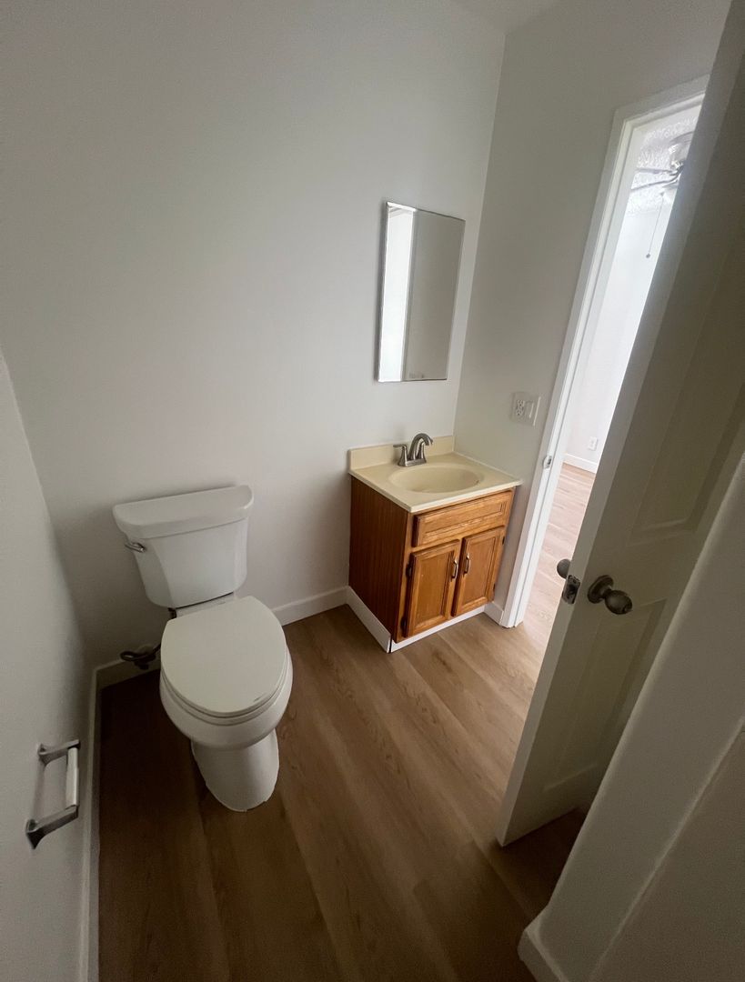 Los Angeles Apartment: 637-641 S McDonnell Ave.