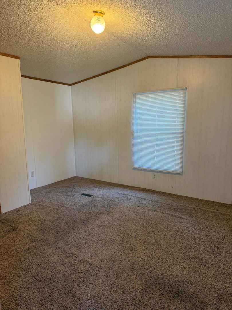 Belleville Apartment: 2414 E Main St