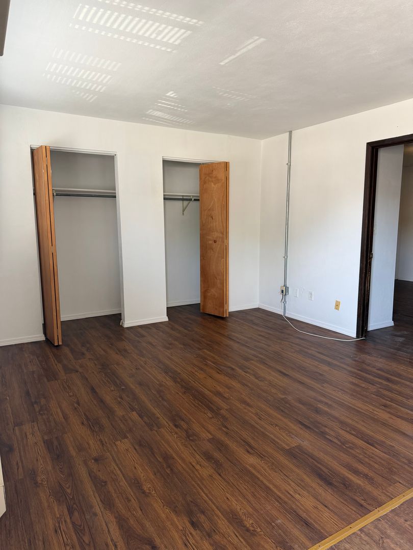 Belleville Apartment: 102 N. 27th St.