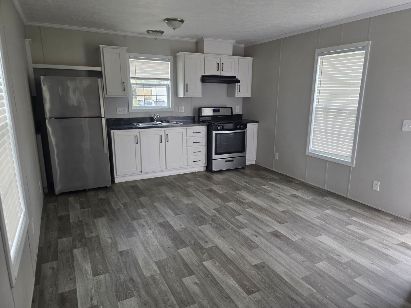 Marion Apartment: 2004 Village Ln