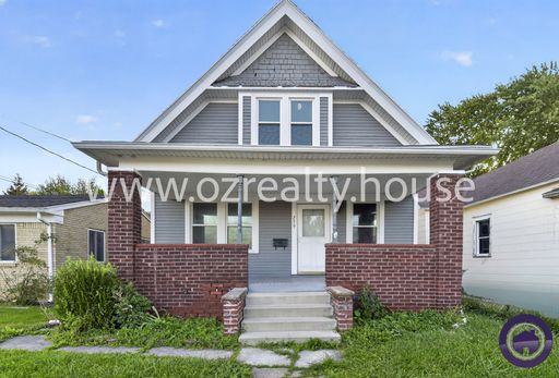 Spacious Toledo Home with Original Charm – photo 1