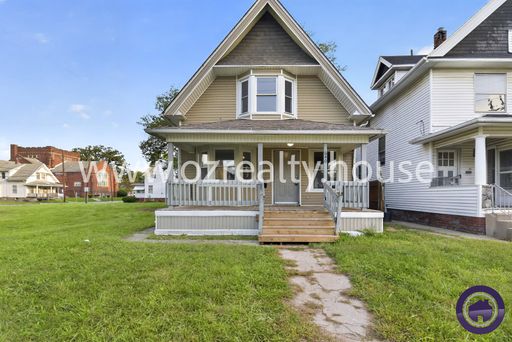 Charming 3BR/1BA Home in Historic Old West End – Your Perfect Toledo Haven – photo 1