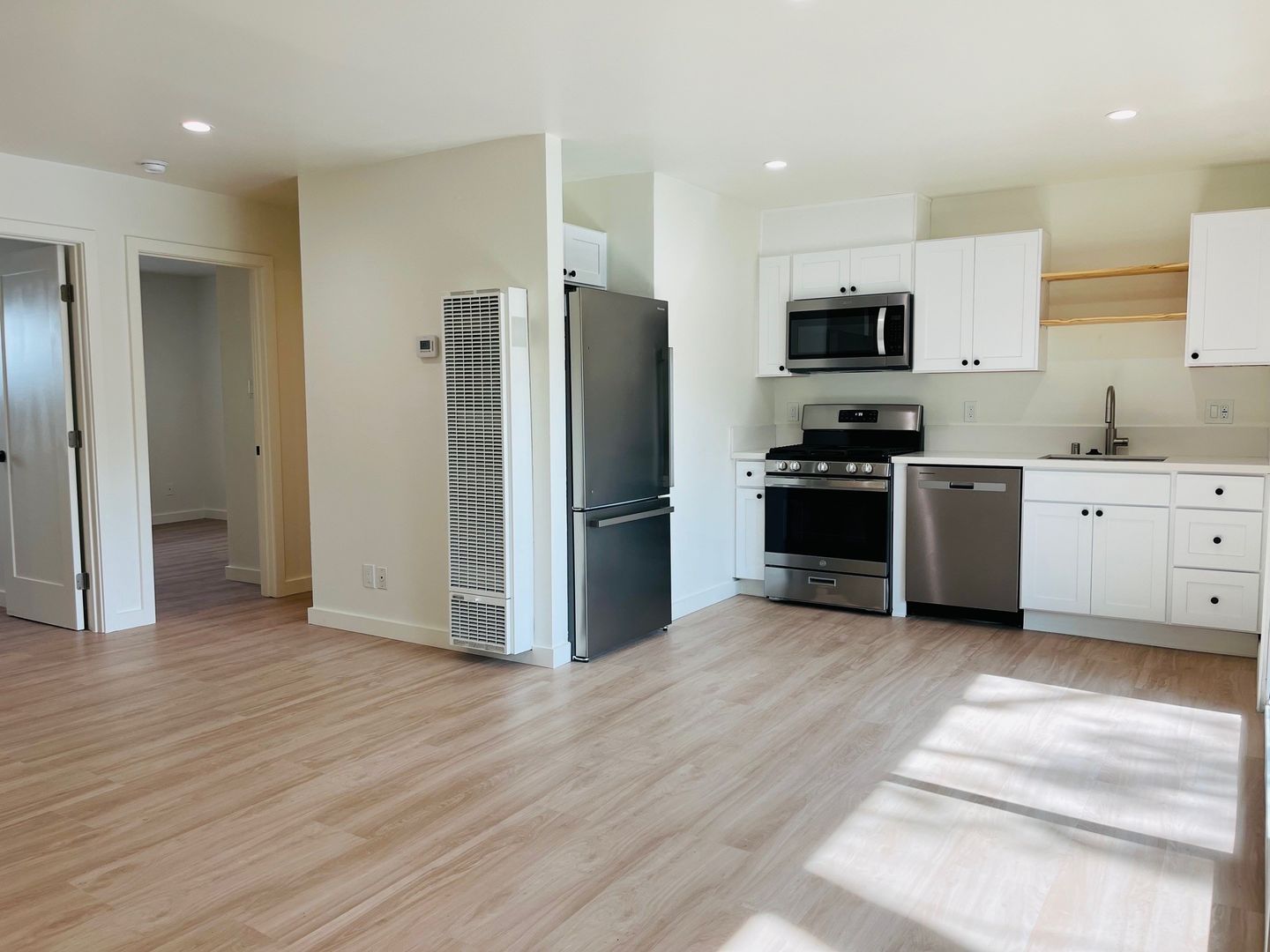 Santa Barbara Apartment: 529 W Victoria Street - 1236 San Pascual Street
