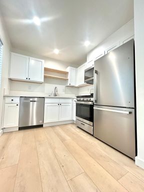 1 Bed/1 Bath - Downtown Santa Barbara – photo 1