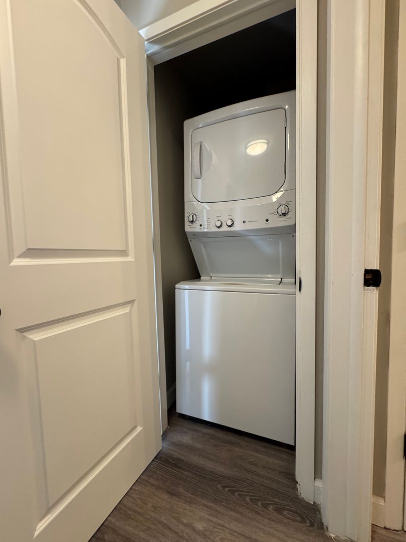 Cedar Plaza Apartments &amp; Townhomes 5 of 5