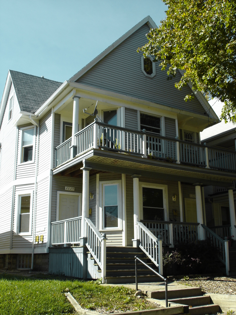 Milwaukee Apartment: 2227-2229 S Winchester Street