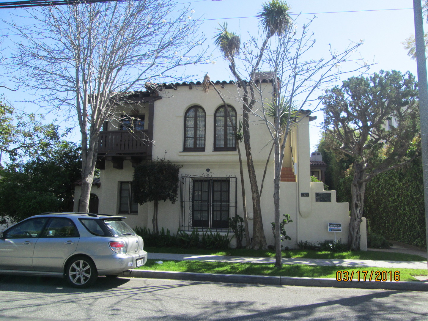 LONG BEACH Apartment: 2930 E. 3RD ST.