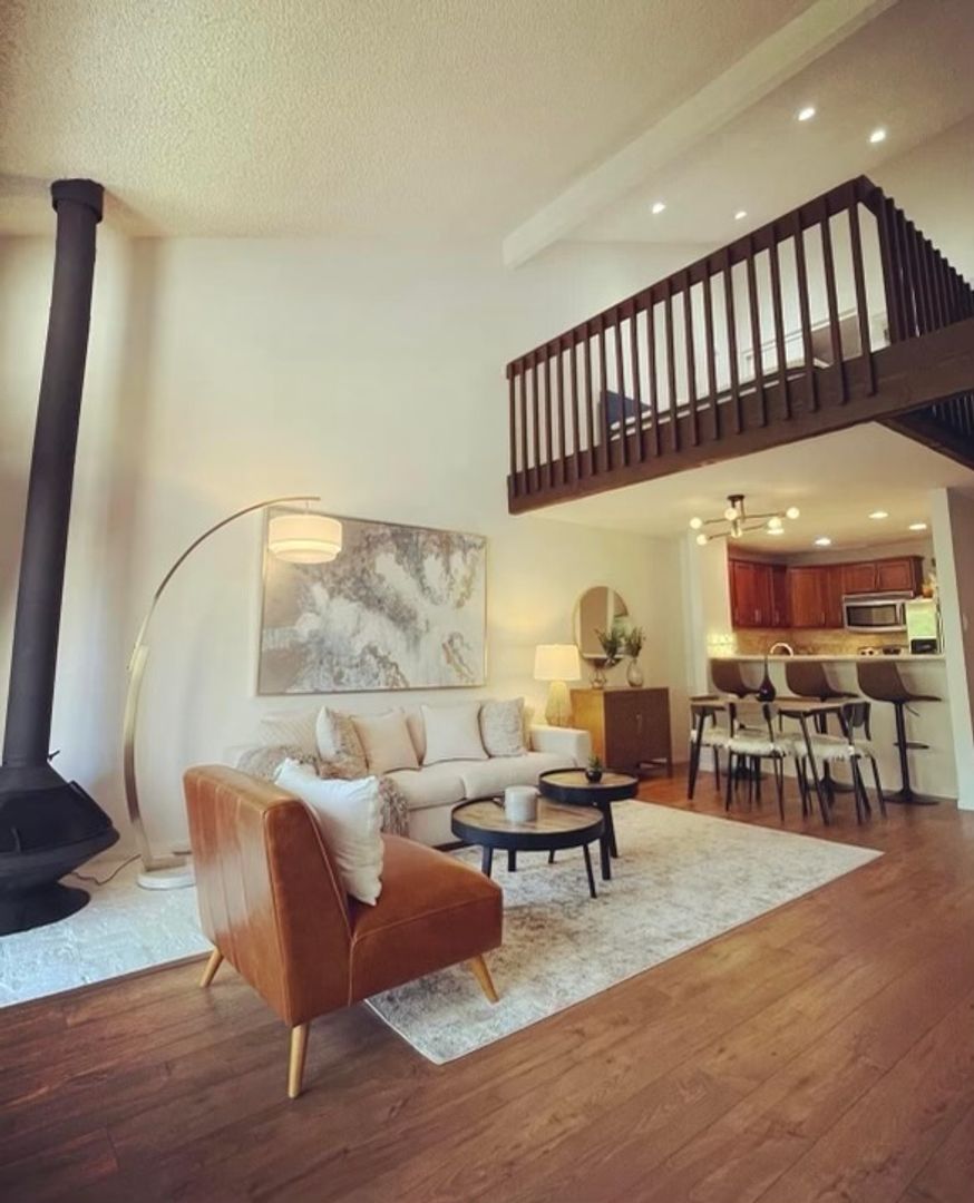 LONG BEACH Apartment: 7890 E. SPRING STREET