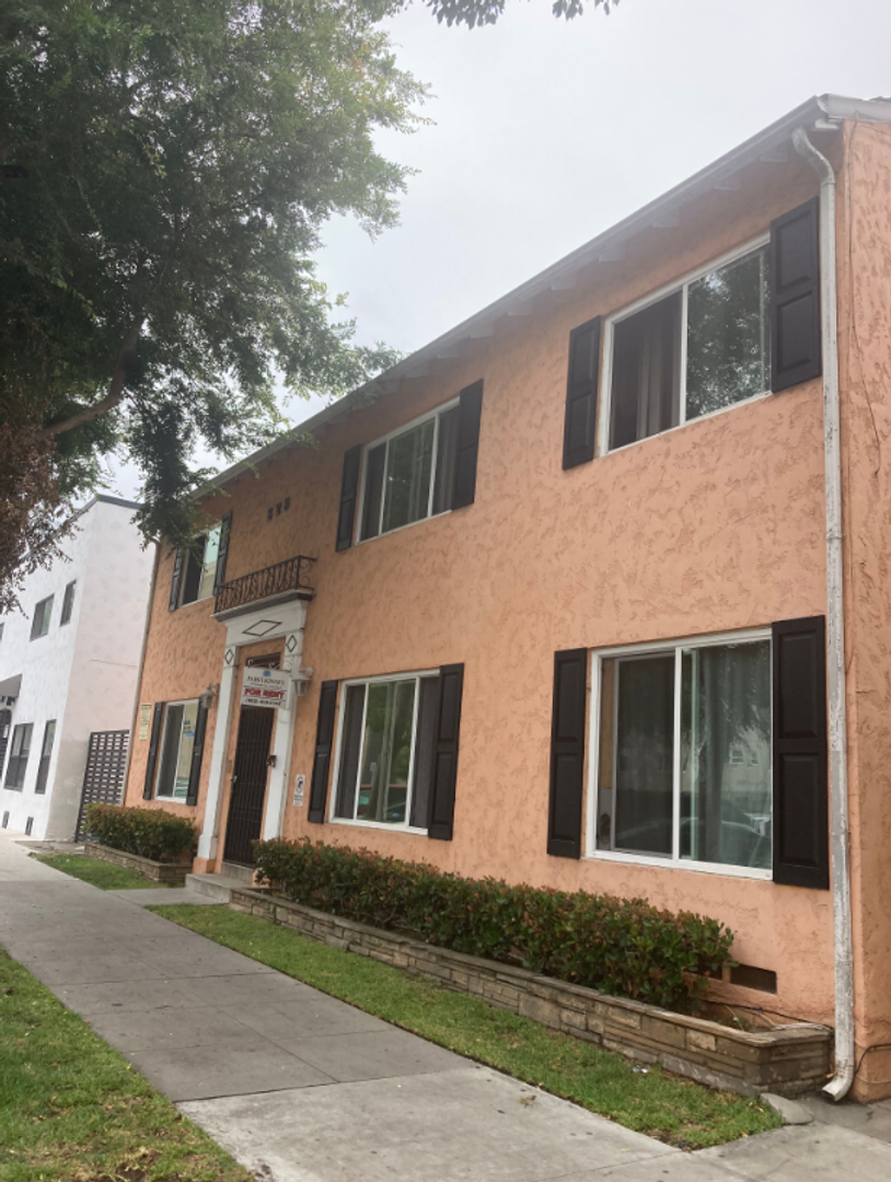 LONG BEACH Apartment: 625 ELM AVENUE