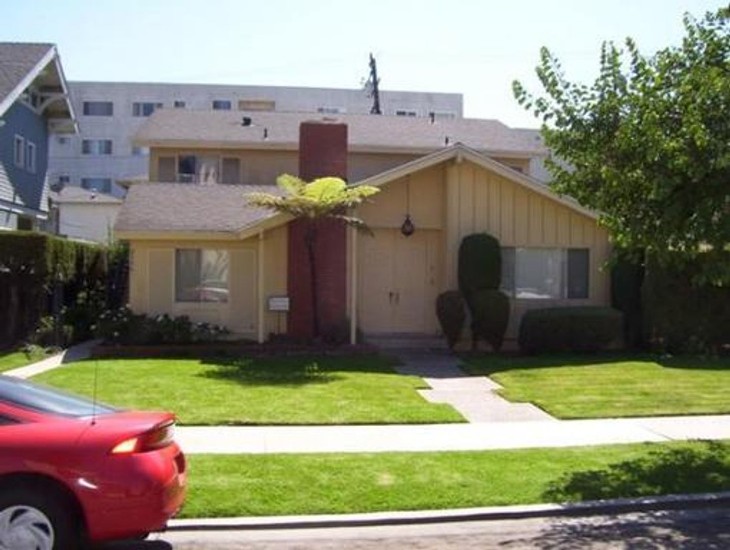 LONG BEACH Apartment: 2122-2136 E. 2ND ST.