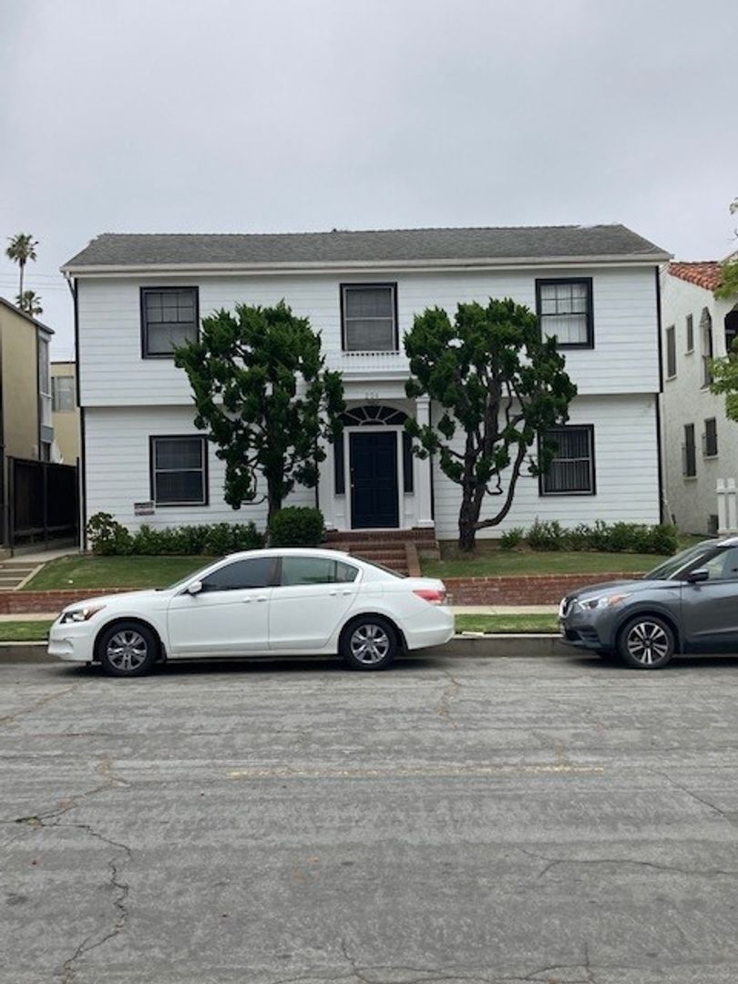 LONG BEACH Apartment: 204 BELMONT AVE