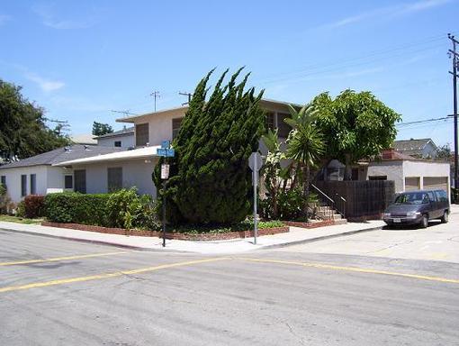 Lower 1 Bedroom in Naples Island! – photo 1