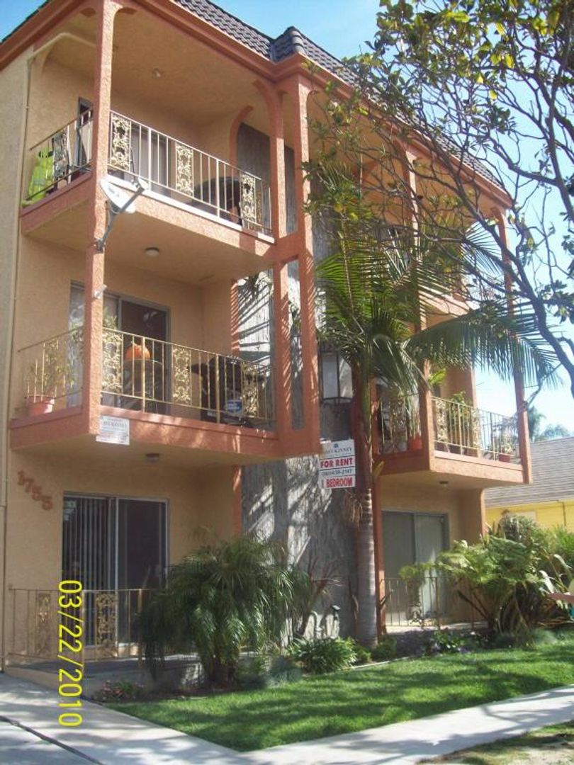 LONG BEACH Apartment: 1755 E. 3RD ST