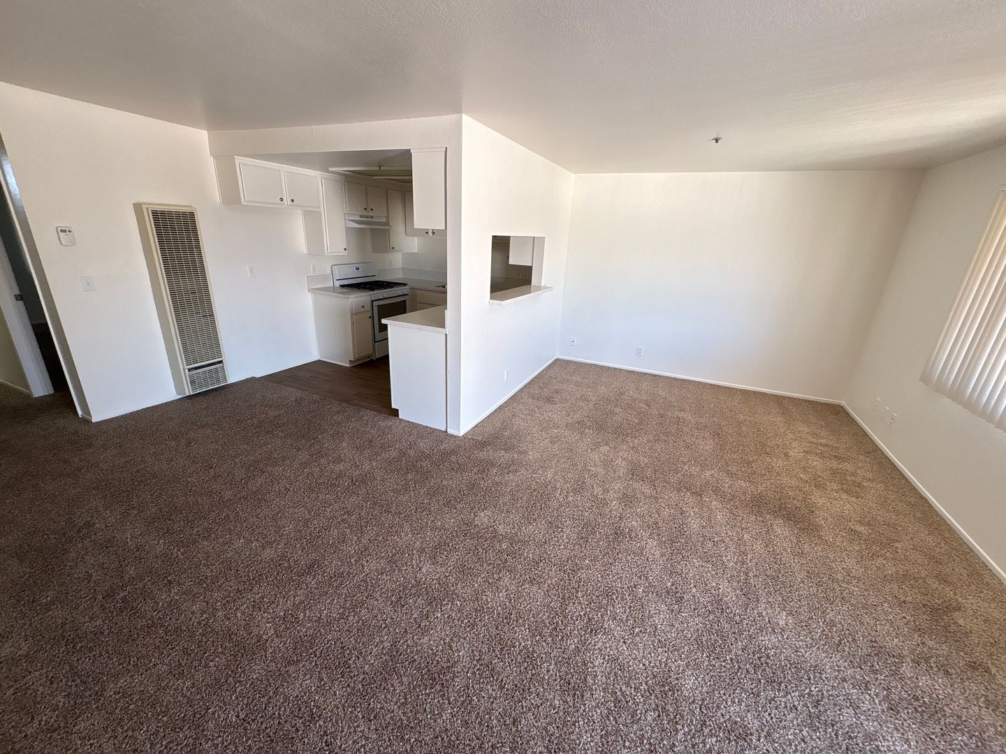 HAWTHORNE Apartment: 12400 EUCALYPTUS AVE