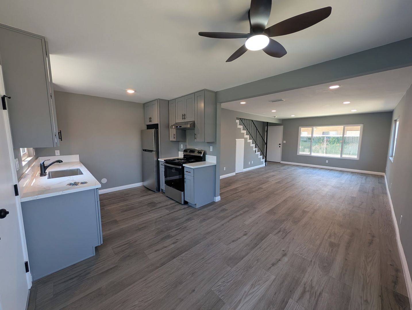 LONG BEACH Apartment: 1129 CHERRY AVE.