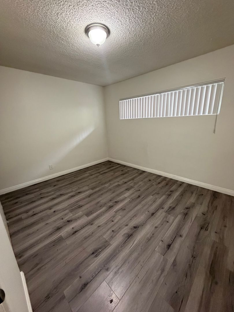LONG BEACH Apartment: 743-747 LOMA AVE